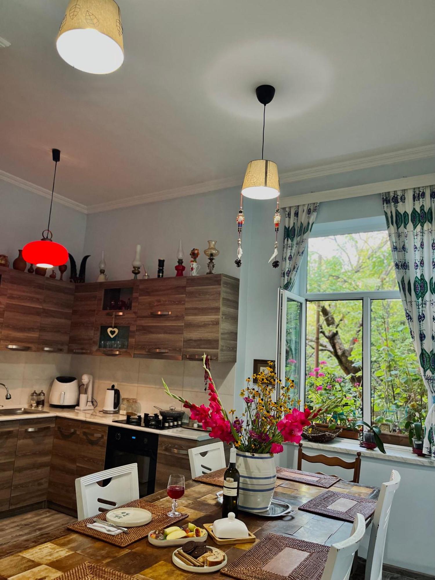 Guest House Hello 쿠타이시 외부 사진