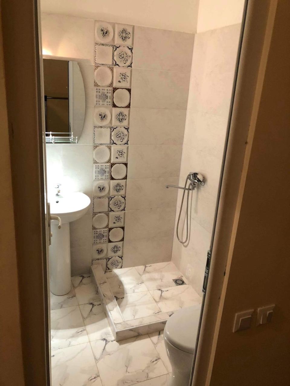 Guest House Hello 쿠타이시 외부 사진